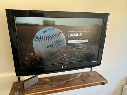 Photo of free 32” LG TV. Non WIFI (Tetbury GL8) #1