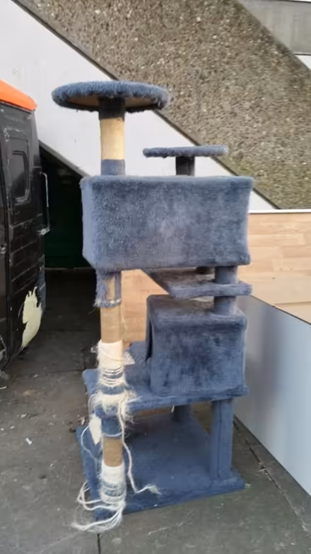 Photo of free Cat tree SW11 3TJ (SW11) #2