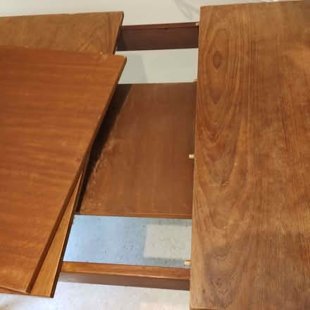 Photo of free extending wooden table (Ruskin Park SE5) #3