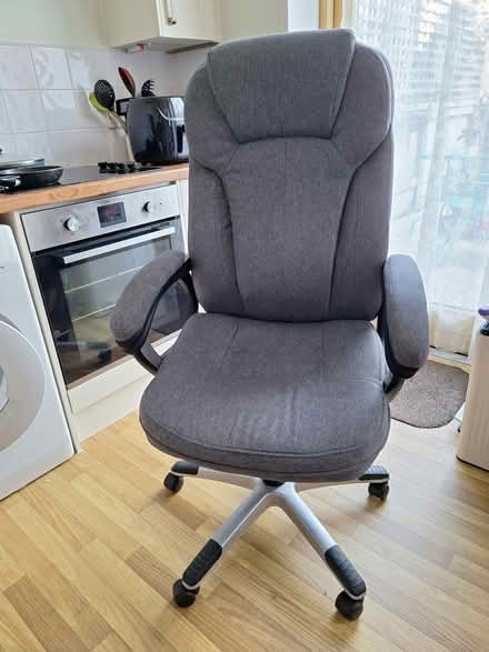 Photo of free Office chair (North Greenwich SE10) #1
