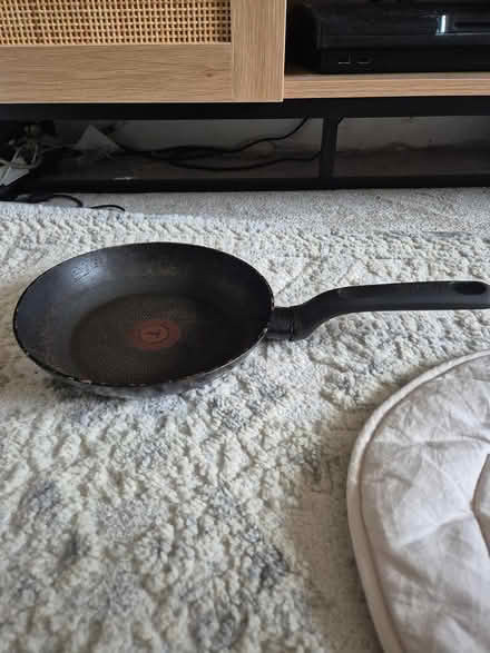 Photo of free 20cm Tefal frying pan (TW7) #1