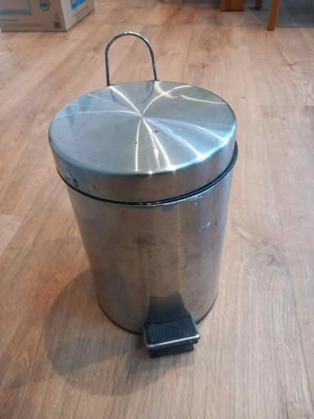 Photo of free Small pedal bin. (New Malden KT3) #1
