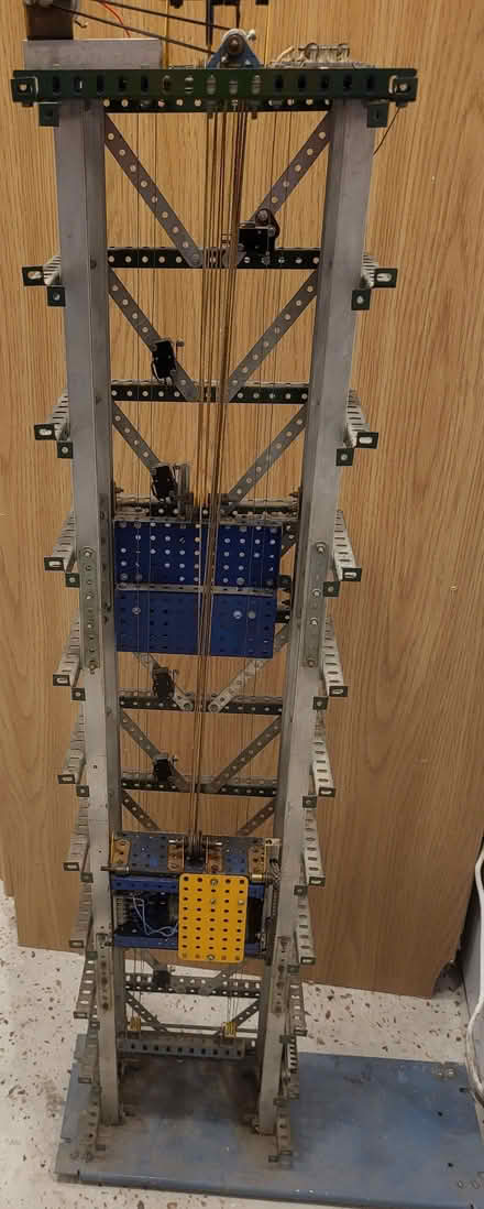 Photo of free Meccano lift (Fairlight TN35) #1