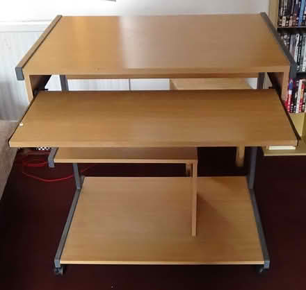 Photo of free Computer desk/table (S8 Lowedges) #2
