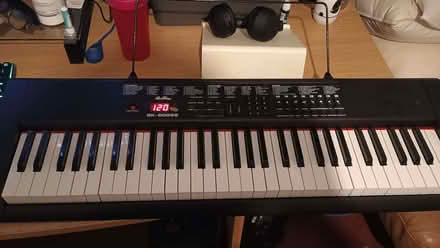 Photo of free Organ & Keyboard (Spondon DE21) #2