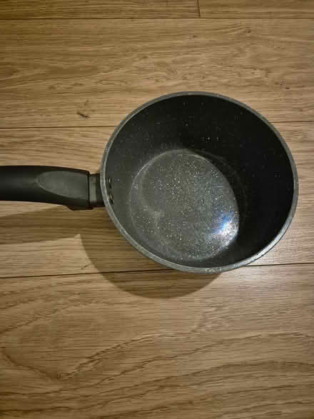 Photo of free 18cm pot with lid (TW7) #2