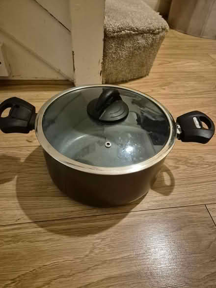 Photo of free 24cm pot with lid (TW7) #3