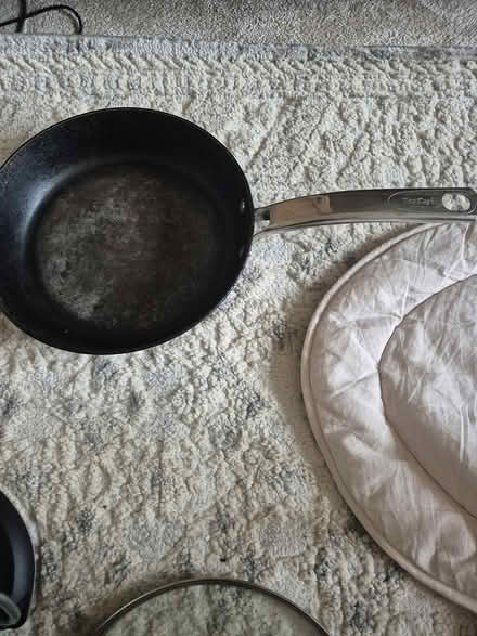 Photo of free Tefal frying pan with lid (TW7) #2