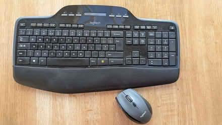 Photo of free Wireless Keyboard and Mouse (Aldwick PO21) #1