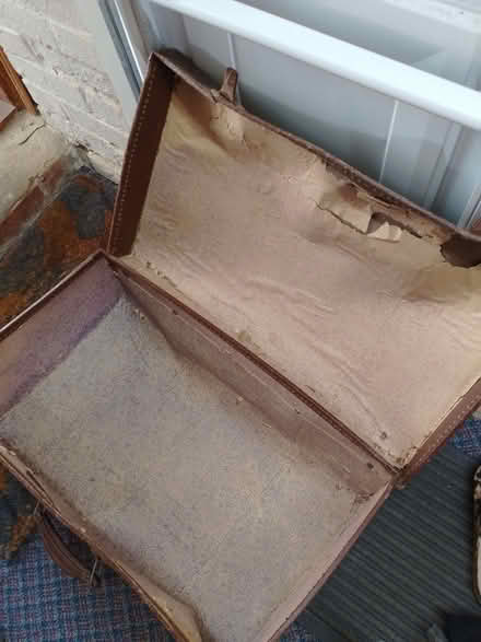 Photo of free Vintage suitcase (Ardley OX27) #2
