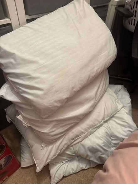 Photo of free King size duvet and pillows (S8) #1
