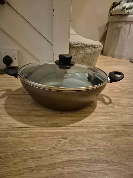 Photo of free 32cm wok with lid (TW7) #2