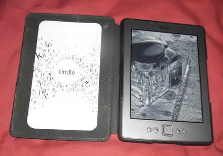 Photo of free kindle 4 notouch silver (2011) (Winterbourne, Lewes. BN7) #1