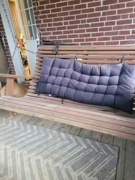 Photo of free Hanging bench (Talleyville, DE 19803) #1