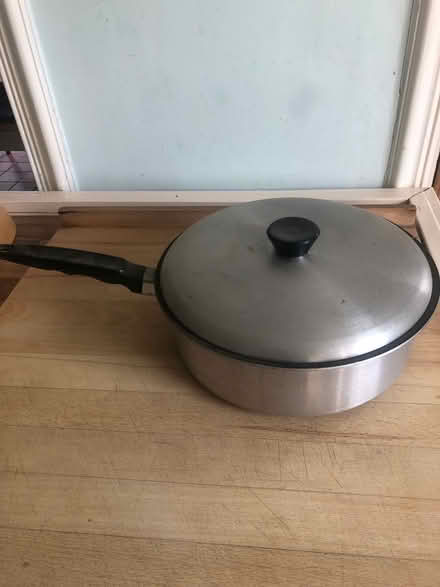 Photo of free 9.5 cm wide steamer pan (Formby L37) #1