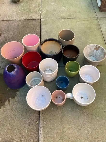 Photo of free Collection of pot planters (LE2 Aylestone Leicester) #1