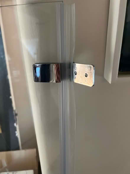 Photo of free Hinged bath screen (SW12) #2