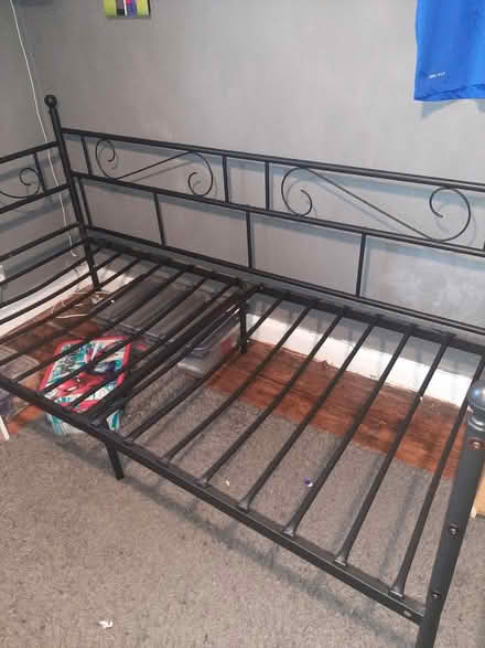 Photo of free Day bed (Hawarden) #1
