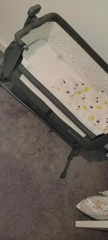 Photo of free Next to me crib & baby bath (Tattenhoe Park) #4