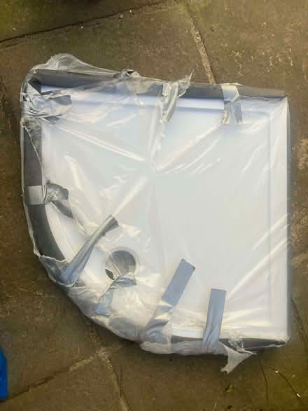 Photo of free Shower tray quadrant 800x800 (Pill BS20) #1