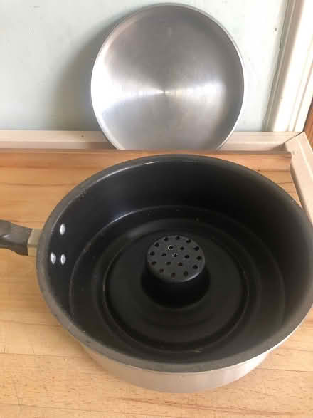 Photo of free 9.5 cm wide steamer pan (Formby L37) #2