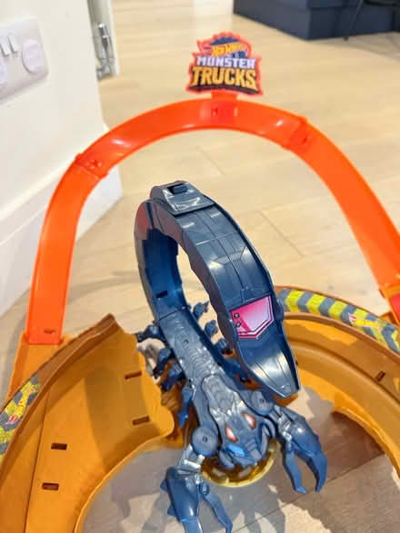 Photo of free Hot Wheels Motorised Track (Kingswood KT20) #3