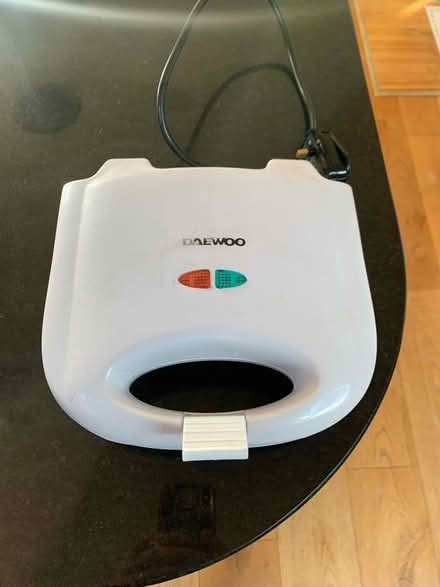Photo of free Daewoo Double Toastie maker (Cobham Tilt KT11) #1