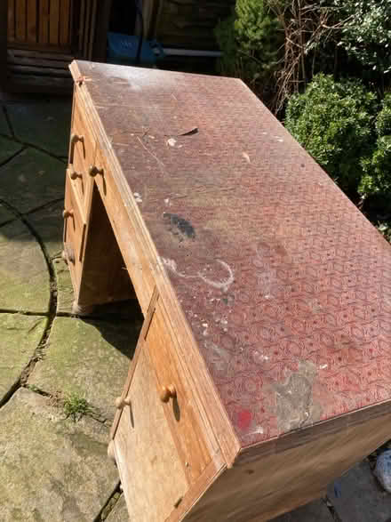 Photo of free Work bench/Desk (Welwyn Garden City AL7) #3