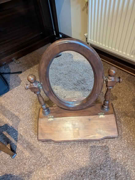 Photo of free Dressing table mirror (Sheffield S12) #1