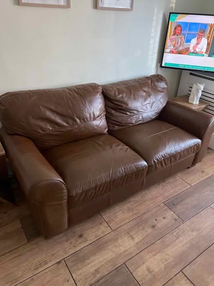 Photo of free Sofa set (IG2) #3