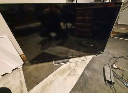 Photo of free Working flat screen tv with remote (Street on the Fosse BA4) #2