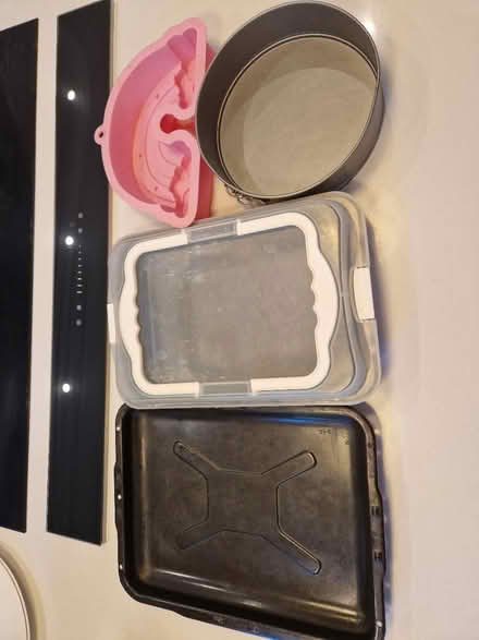 Photo of free Tins and grill pan (Entry Hill) #1