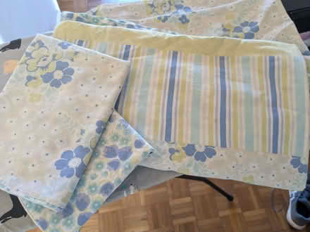 Photo of free Double duvet cover and two matching pillowcases. (Kennington OX1) #1
