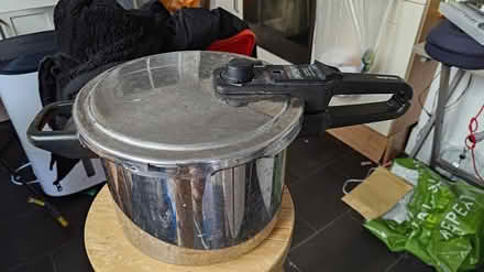 Photo of free Tefal stainless pressure cooker (BN3 hove) #1
