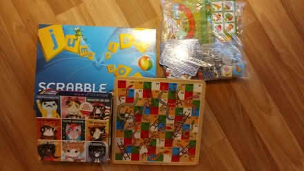 Photo of free Junior Scrabble, 500 piece puzzle + Others (Freeland OX29) #1