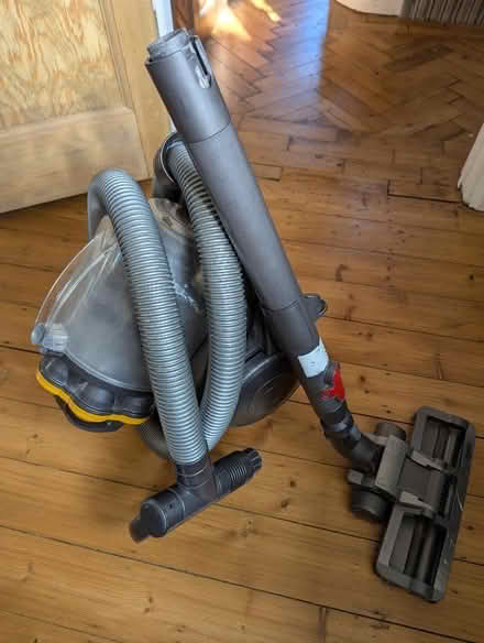 Photo of free Dyson vacuum cleaner (Berkhamsted HP4) #2