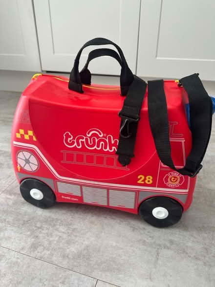 Photo of free Trunki fire engine kid’s suitcase (KT19) #1