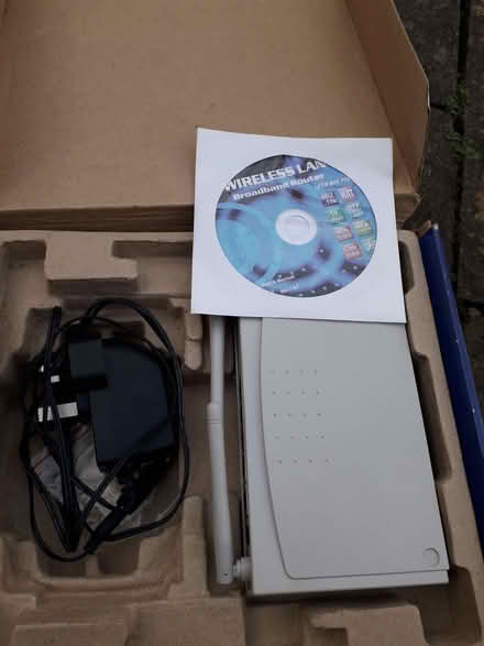 Photo of free Netgear Router (Fenton ST4) #3