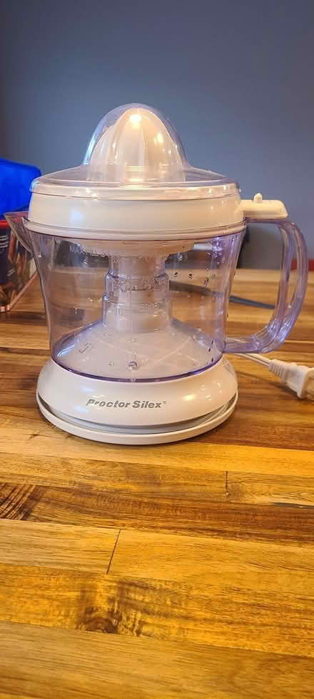 Photo of free Citrus Juicer (Mavis and burnhamthorpe) #1
