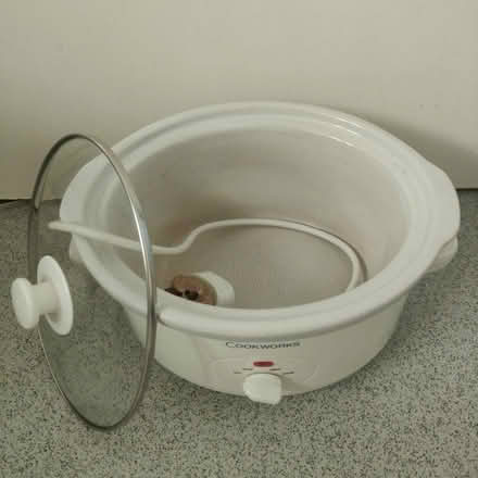 Photo of free Working slow cooker (Dagenham RM10) #2