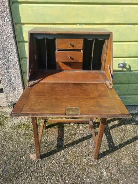 Photo of free Small desk/bureau (GU21) #4