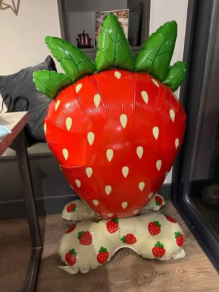Photo of free Strawberry giant balloon (GL3) #1