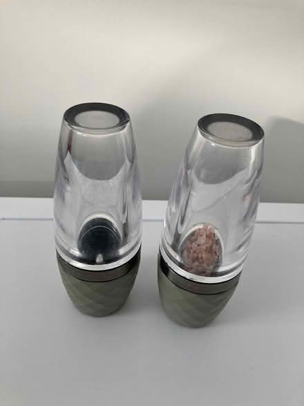 Photo of free Cole & Mason salt & pepper mills (Mile Oak BN41) #1