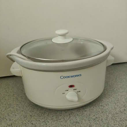 Photo of free Working slow cooker (Dagenham RM10) #1