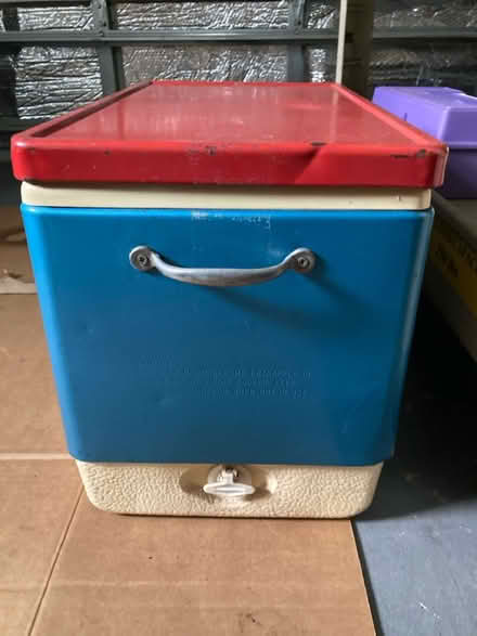 Photo of free Vintage Coleman cooler (Pembroke Pines) #4