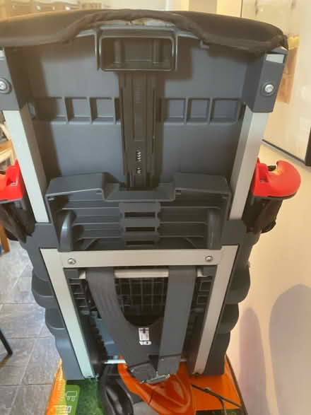 Photo of free Car seat (Bracknell RG12) #4