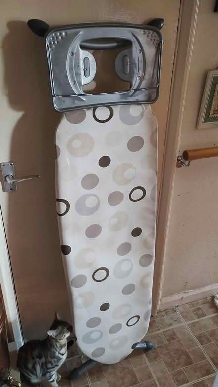 Photo of free Iron & Ironing board (DE24 Alvaston) #3