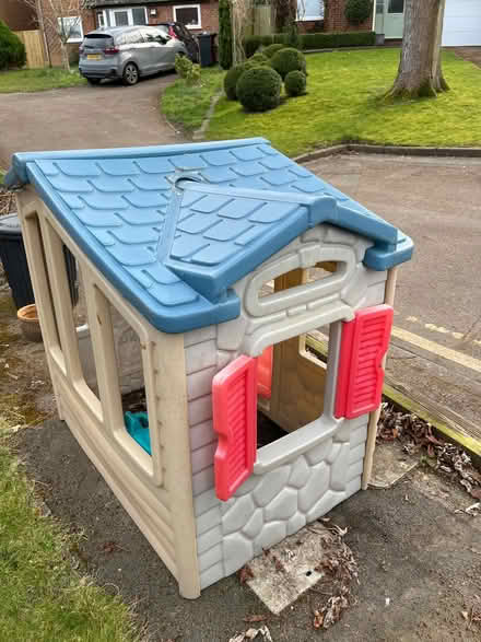 Photo of free Little Tikes Wendy house (RG1) #4