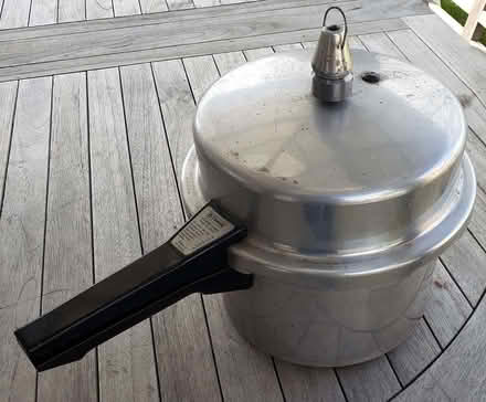 Photo of free Pressure Cooker (Whitegrove RG42) #1