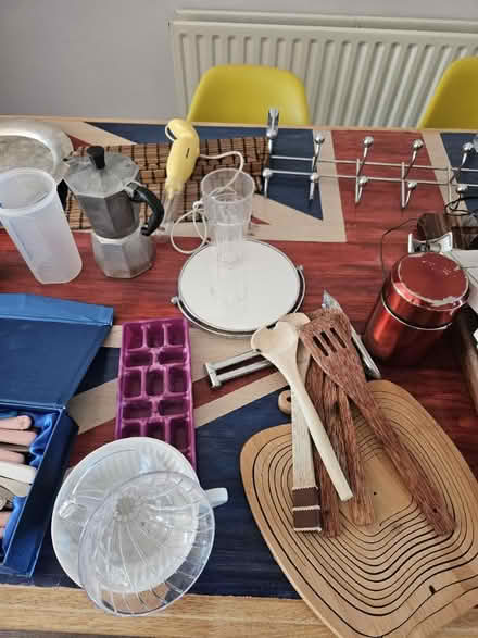Photo of free Various items clearance (E2 6dy) #2